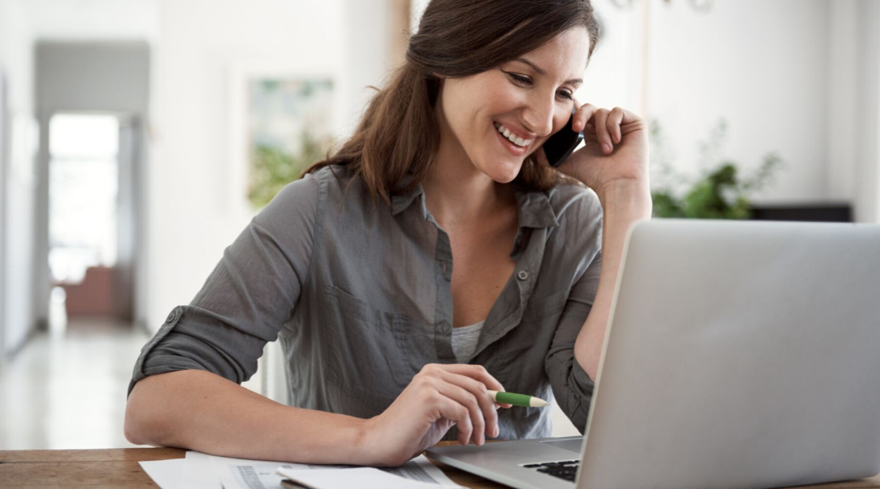 girl-on-laptop