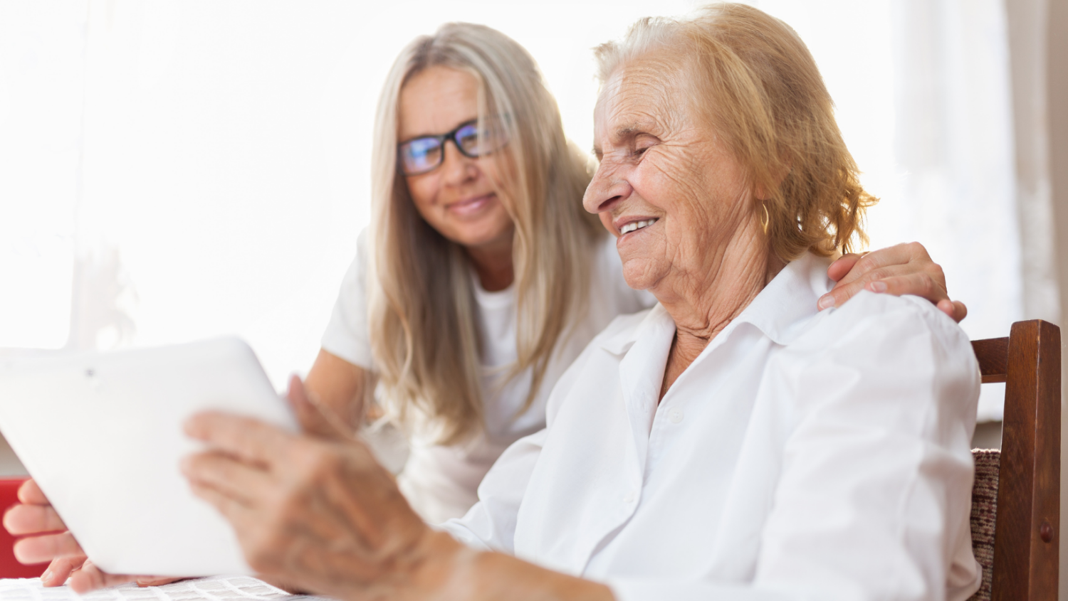 support-worker-with-aged-care-client-smiling